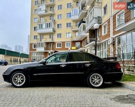 Черный Мерседес Е-Класс, объемом двигателя 2.1 л и пробегом 221 тыс. км за 7800 $, фото 5 на Automoto.ua