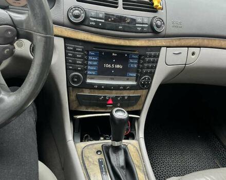 Черный Мерседес Е-Класс, объемом двигателя 2.99 л и пробегом 348 тыс. км за 7600 $, фото 9 на Automoto.ua