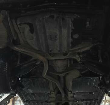 Черный Мерседес Е-Класс, объемом двигателя 2.2 л и пробегом 325 тыс. км за 9900 $, фото 18 на Automoto.ua