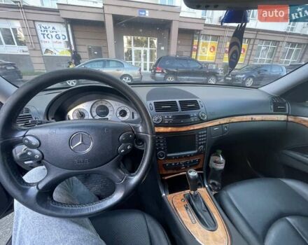 Черный Мерседес Е-Класс, объемом двигателя 3.5 л и пробегом 216 тыс. км за 7600 $, фото 7 на Automoto.ua