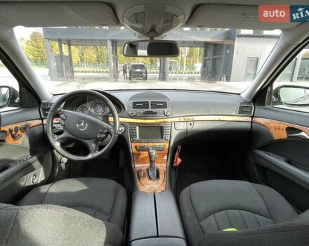 Чорний Мерседес Е-Клас, об'ємом двигуна 3 л та пробігом 183 тис. км за 9300 $, фото 6 на Automoto.ua