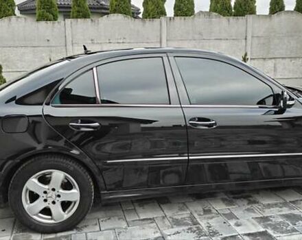 Черный Мерседес Е-Класс, объемом двигателя 2.2 л и пробегом 325 тыс. км за 9900 $, фото 58 на Automoto.ua