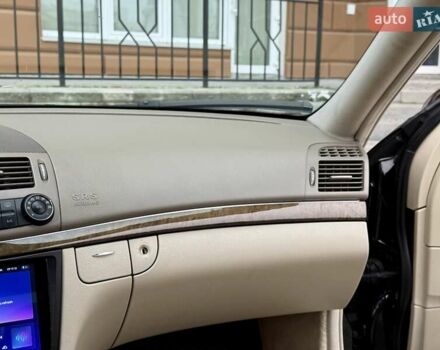 Черный Мерседес Е-Класс, объемом двигателя 2.1 л и пробегом 221 тыс. км за 7800 $, фото 30 на Automoto.ua