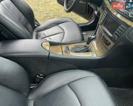 Чорний Мерседес Е-Клас, об'ємом двигуна 2.99 л та пробігом 374 тис. км за 4700 $, фото 25 на Automoto.ua