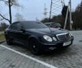 Черный Мерседес Е-Класс, объемом двигателя 2.1 л и пробегом 323 тыс. км за 7800 $, фото 1 на Automoto.ua