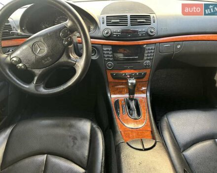 Черный Мерседес Е-Класс, объемом двигателя 2.15 л и пробегом 470 тыс. км за 7999 $, фото 8 на Automoto.ua