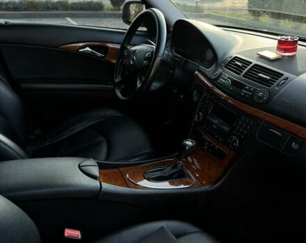 Чорний Мерседес Е-Клас, об'ємом двигуна 2.15 л та пробігом 380 тис. км за 10200 $, фото 36 на Automoto.ua