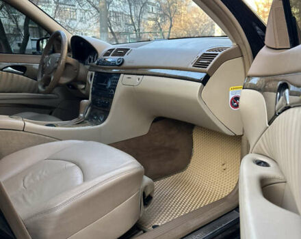 Чорний Мерседес Е-Клас, об'ємом двигуна 3 л та пробігом 196 тис. км за 7200 $, фото 22 на Automoto.ua