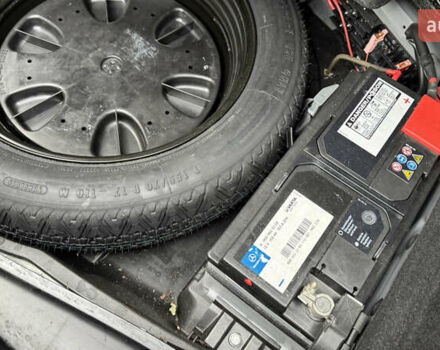 Чорний Мерседес Е-Клас, об'ємом двигуна 1.8 л та пробігом 125 тис. км за 10000 $, фото 13 на Automoto.ua