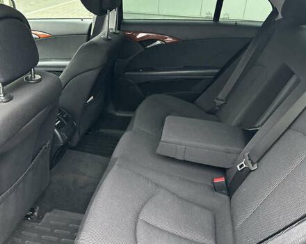 Черный Мерседес Е-Класс, объемом двигателя 1.8 л и пробегом 164 тыс. км за 9100 $, фото 6 на Automoto.ua