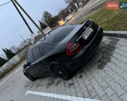 Черный Мерседес Е-Класс, объемом двигателя 2.15 л и пробегом 323 тыс. км за 7800 $, фото 3 на Automoto.ua