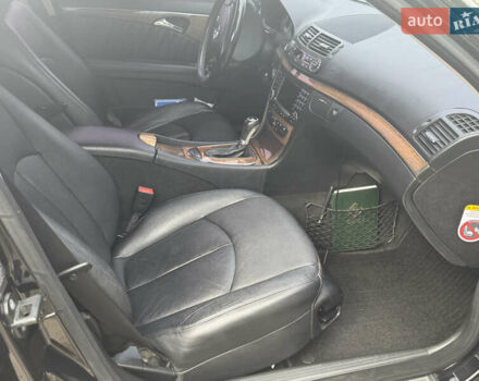 Чорний Мерседес Е-Клас, об'ємом двигуна 2.99 л та пробігом 390 тис. км за 12700 $, фото 18 на Automoto.ua