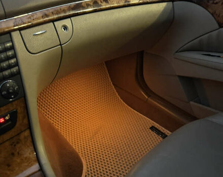 Мерседес Е-Клас 2008 у Чернігові на Automoto.ua Чорний Мерседес Е-Клас, об'ємом двигуна 3 л та пробігом 291 тис. км за 9200 $, фото 22 на Automoto.ua