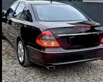 Чорний Мерседес Е-Клас, об'ємом двигуна 3 л та пробігом 195 тис. км за 13000 $, фото 5 на Automoto.ua