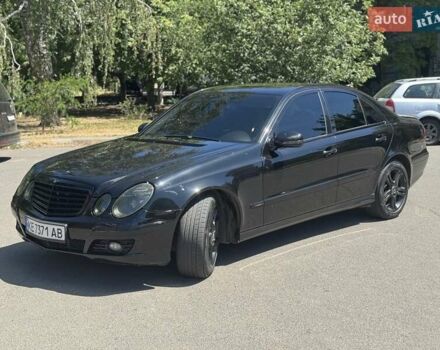 Черный Мерседес Е-Класс, объемом двигателя 3.5 л и пробегом 312 тыс. км за 8400 $, фото 11 на Automoto.ua