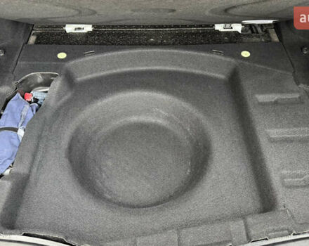 Чорний Мерседес Е-Клас, об'ємом двигуна 1.8 л та пробігом 125 тис. км за 10000 $, фото 12 на Automoto.ua