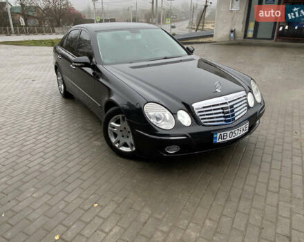 Черный Мерседес Е-Класс, объемом двигателя 2.2 л и пробегом 297 тыс. км за 8900 $, фото 2 на Automoto.ua