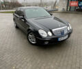 Черный Мерседес Е-Класс, объемом двигателя 2.2 л и пробегом 297 тыс. км за 8900 $, фото 2 на Automoto.ua