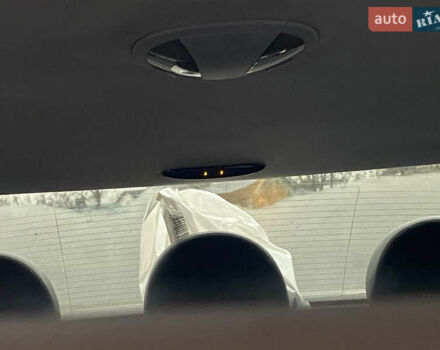 Черный Мерседес Е-Класс, объемом двигателя 2.2 л и пробегом 297 тыс. км за 8900 $, фото 30 на Automoto.ua