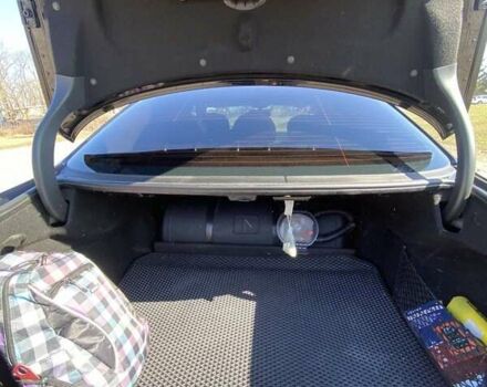 Черный Мерседес Е-Класс, объемом двигателя 1.8 л и пробегом 300 тыс. км за 10900 $, фото 2 на Automoto.ua