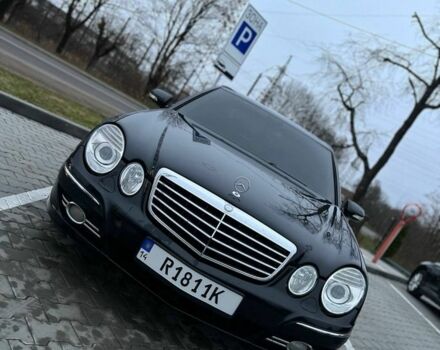 Черный Мерседес Е-Класс, объемом двигателя 2.1 л и пробегом 323 тыс. км за 7800 $, фото 2 на Automoto.ua