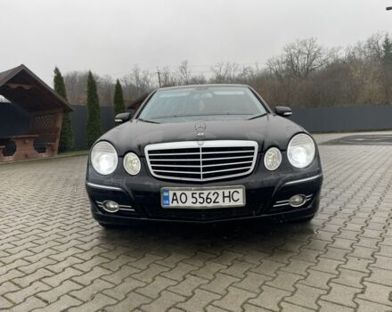 Черный Мерседес Е-Класс, объемом двигателя 2.1 л и пробегом 375 тыс. км за 8200 $, фото 7 на Automoto.ua