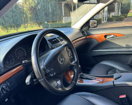 Чорний Мерседес Е-Клас, об'ємом двигуна 2.15 л та пробігом 380 тис. км за 10200 $, фото 19 на Automoto.ua