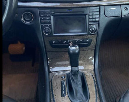 Чорний Мерседес Е-Клас, об'ємом двигуна 3 л та пробігом 195 тис. км за 13000 $, фото 7 на Automoto.ua