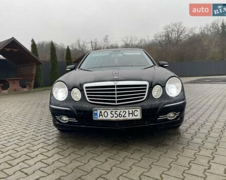 Черный Мерседес Е-Класс, объемом двигателя 2.1 л и пробегом 375 тыс. км за 8200 $, фото 6 на Automoto.ua