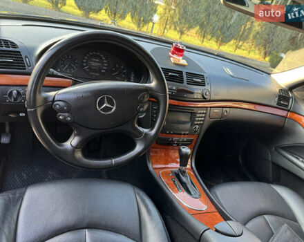 Чорний Мерседес Е-Клас, об'ємом двигуна 2.15 л та пробігом 380 тис. км за 10200 $, фото 18 на Automoto.ua