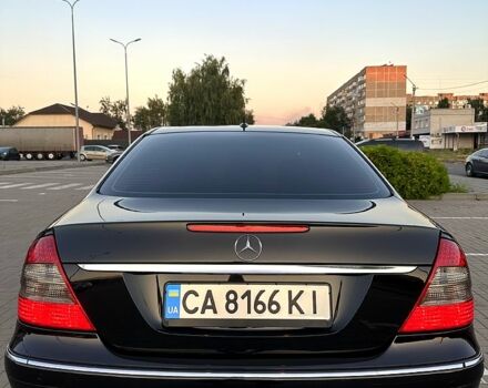 Черный Мерседес Е-Класс, объемом двигателя 3 л и пробегом 327 тыс. км за 8500 $, фото 2 на Automoto.ua