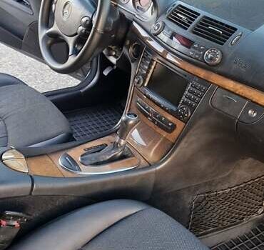 Чорний Мерседес Е-Клас, об'ємом двигуна 2.15 л та пробігом 263 тис. км за 9999 $, фото 11 на Automoto.ua