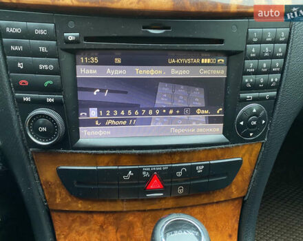 Черный Мерседес Е-Класс, объемом двигателя 2.2 л и пробегом 297 тыс. км за 8900 $, фото 24 на Automoto.ua