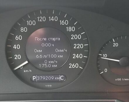 Черный Мерседес Е-Класс, объемом двигателя 2.2 л и пробегом 379 тыс. км за 7800 $, фото 5 на Automoto.ua