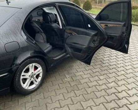 Черный Мерседес Е-Класс, объемом двигателя 2.1 л и пробегом 375 тыс. км за 8200 $, фото 3 на Automoto.ua