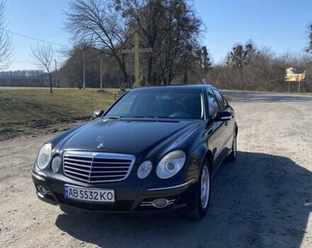 Черный Мерседес Е-Класс, объемом двигателя 1.8 л и пробегом 300 тыс. км за 10900 $, фото 1 на Automoto.ua