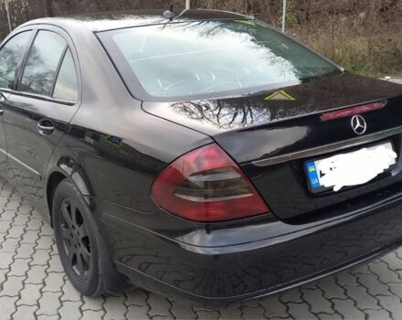 Черный Мерседес Е-Класс, объемом двигателя 2.2 л и пробегом 379 тыс. км за 7800 $, фото 3 на Automoto.ua