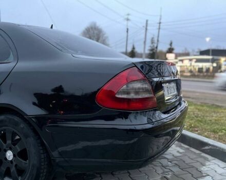 Черный Мерседес Е-Класс, объемом двигателя 2.1 л и пробегом 323 тыс. км за 7800 $, фото 5 на Automoto.ua