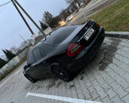 Черный Мерседес Е-Класс, объемом двигателя 2.1 л и пробегом 323 тыс. км за 7800 $, фото 3 на Automoto.ua