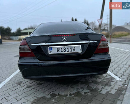 Черный Мерседес Е-Класс, объемом двигателя 2.15 л и пробегом 323 тыс. км за 7800 $, фото 7 на Automoto.ua