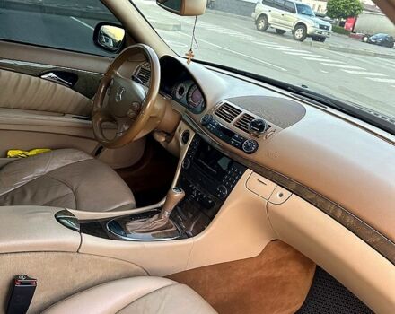 Черный Мерседес Е-Класс, объемом двигателя 3 л и пробегом 327 тыс. км за 8500 $, фото 7 на Automoto.ua