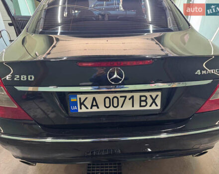 Черный Мерседес Е-Класс, объемом двигателя 3 л и пробегом 138 тыс. км за 15400 $, фото 9 на Automoto.ua