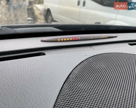 Черный Мерседес Е-Класс, объемом двигателя 2.2 л и пробегом 297 тыс. км за 8900 $, фото 31 на Automoto.ua