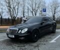 Черный Мерседес Е-Класс, объемом двигателя 2.1 л и пробегом 323 тыс. км за 7800 $, фото 1 на Automoto.ua