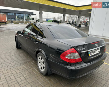 Черный Мерседес Е-Класс, объемом двигателя 1.8 л и пробегом 164 тыс. км за 9100 $, фото 3 на Automoto.ua