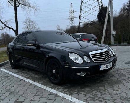 Черный Мерседес Е-Класс, объемом двигателя 2.15 л и пробегом 323 тыс. км за 7800 $, фото 1 на Automoto.ua