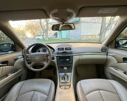 Чорний Мерседес Е-Клас, об'ємом двигуна 3 л та пробігом 196 тис. км за 7200 $, фото 24 на Automoto.ua