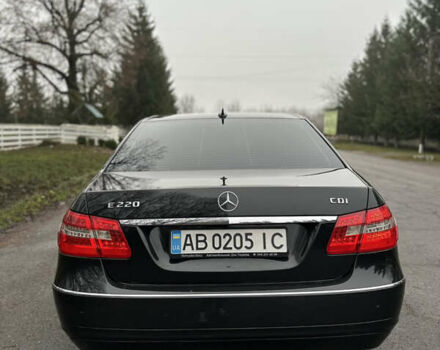Черный Мерседес Е-Класс, объемом двигателя 2.2 л и пробегом 230 тыс. км за 11400 $, фото 4 на Automoto.ua