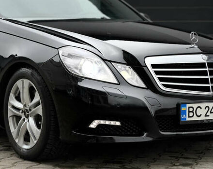 Черный Мерседес Е-Класс, объемом двигателя 2.2 л и пробегом 330 тыс. км за 13500 $, фото 3 на Automoto.ua