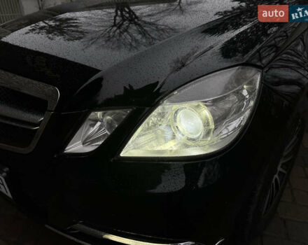 Черный Мерседес Е-Класс, объемом двигателя 2.14 л и пробегом 325 тыс. км за 13000 $, фото 19 на Automoto.ua